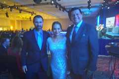 Con el Dr. Eduardo Gomez director de Latinoamérica Nueva y con mi esposo Ofer Preiss. En el almuerzo de Faith and Freedom.